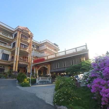 Chrysant Hotel & Resort Kupang  Eksteriør billede
